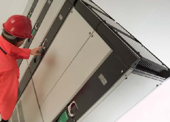 Univerzalni regulator Unidirve SP prostostoje�i